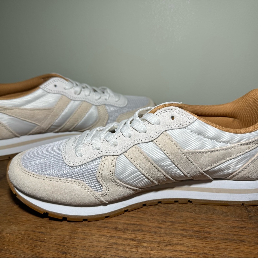 Gola Classic White and tan Sneakers - Picture 5 of 12